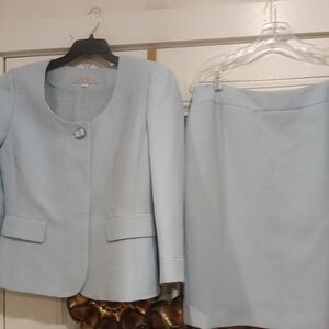 TAHARI 2 PC SUIT Light Blue Skirt Suit Set